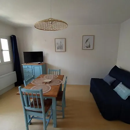 106 2-4 Personnes 500 M Classe 2 Etoiles Dolus d'Oléron